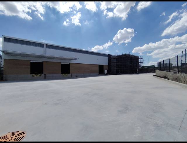 2,208M² WAREHOUSE TO LET IN AIRPORT PARK